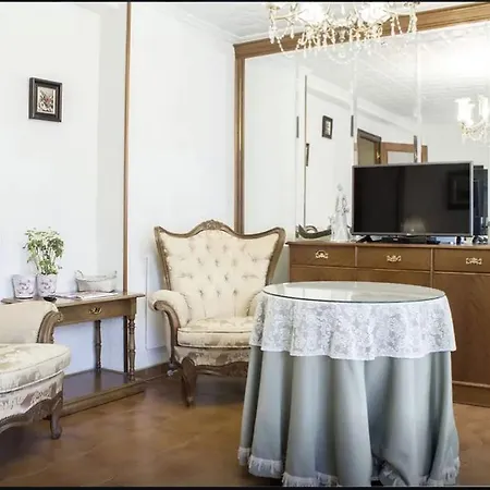 Francisco Escolano Apartment